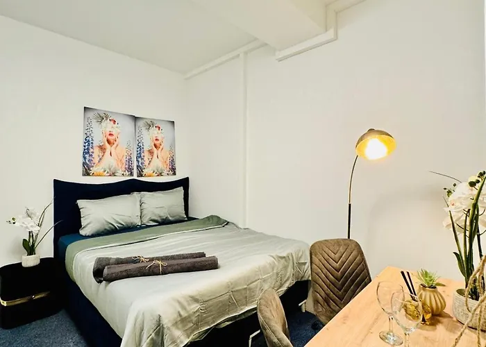 Apartment Private In Spacious 7-bedroom Apartment, Prime Location Vienna