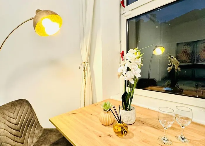 Private In Spacious 7-bedroom Apartment, Prime Location *