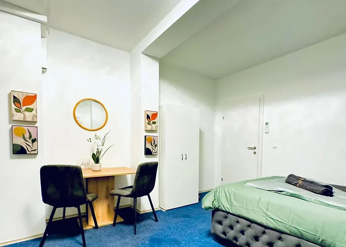 Private In Spacious 7-bedroom Apartment, Prime Location * Vienna