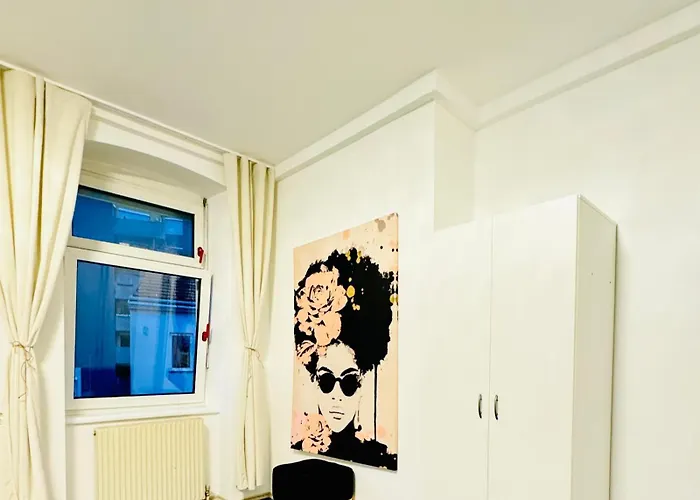 Private In Spacious 7-bedroom Apartment, Prime Location Apartment Vienna