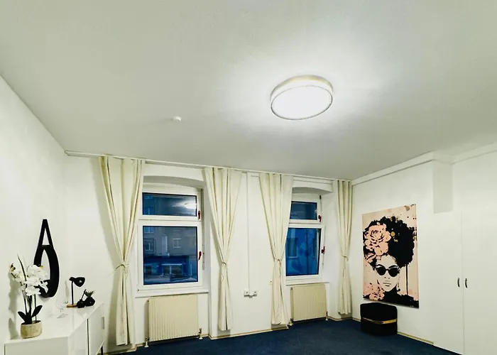 Private In Spacious 7-bedroom Apartment, Prime Location *
