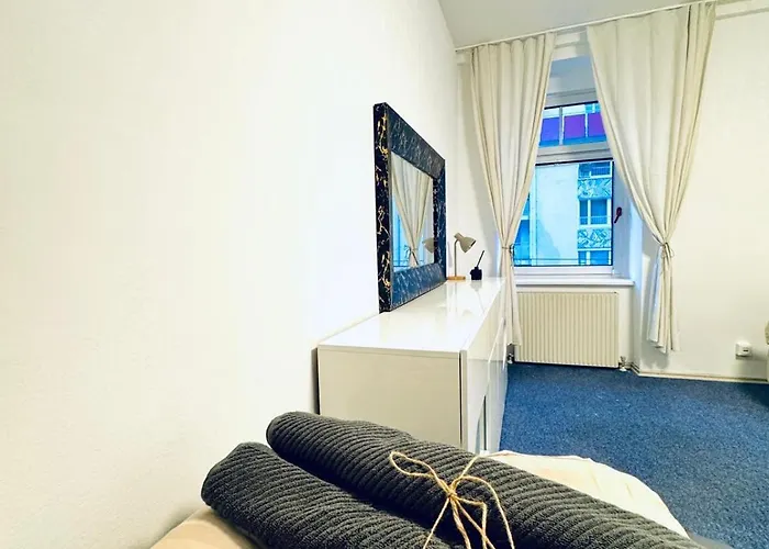 Private In Spacious 7-bedroom Apartment, Prime Location *