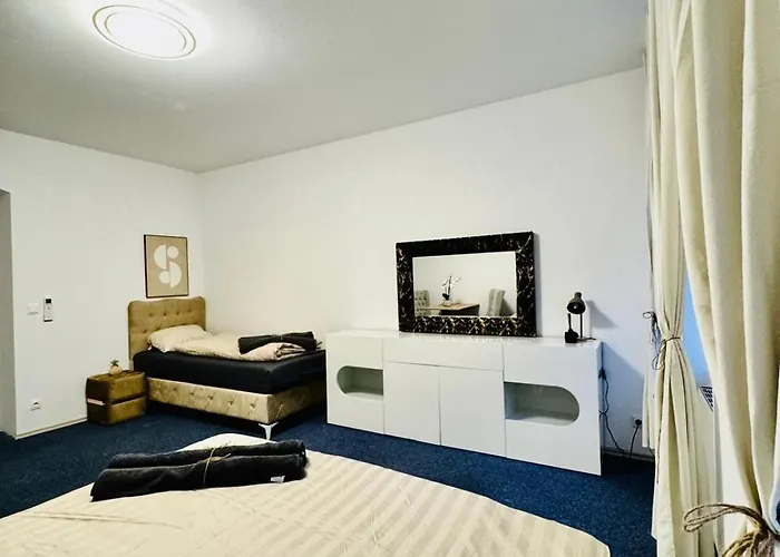 Private In Spacious 7-bedroom Apartment, Prime Location Vienna