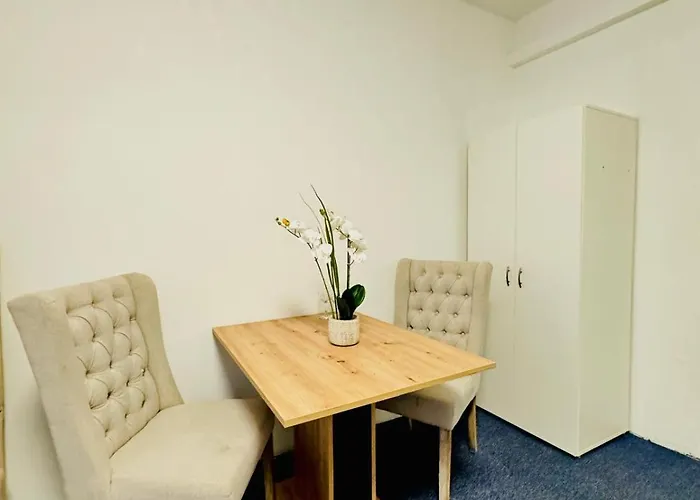Private In Spacious 7-bedroom Apartment, Prime Location