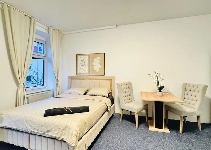 Private In Spacious 7-bedroom Apartment, Prime Location Apartment Vienna