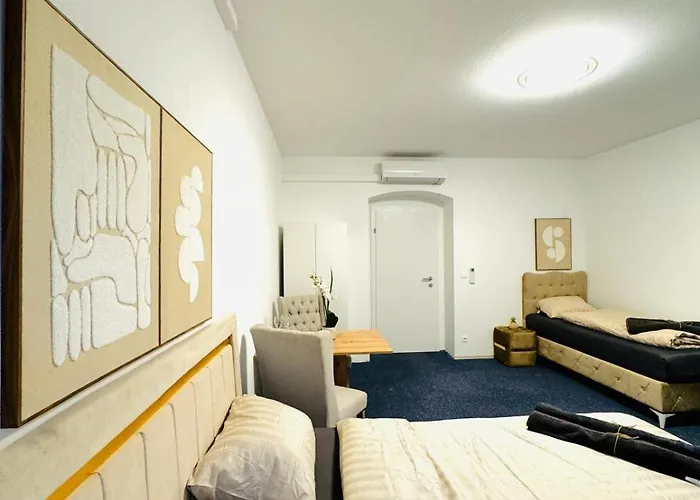 Private In Spacious 7-bedroom Apartment, Prime Location Apartment