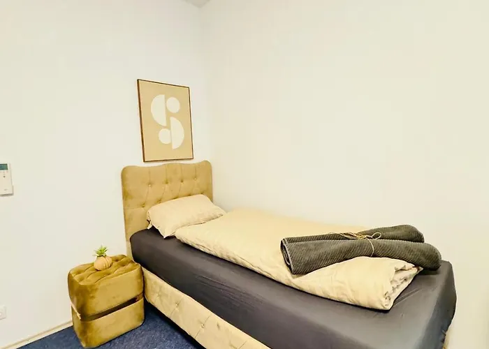 Private In Spacious 7-bedroom Apartment, Prime Location Apartment Vienna