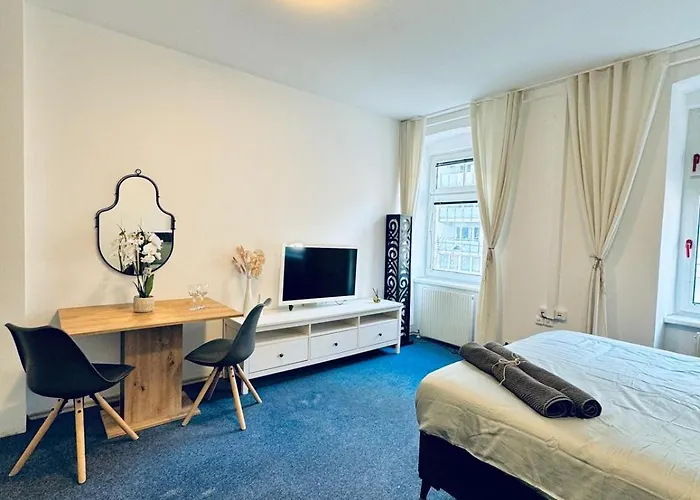 Private In Spacious 7-bedroom Apartment, Prime Location *