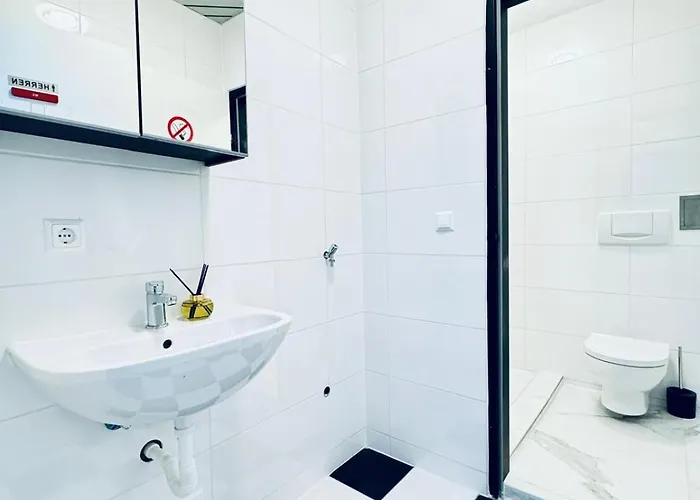 Apartment Private In Spacious 7-bedroom Apartment, Prime Location Vienna