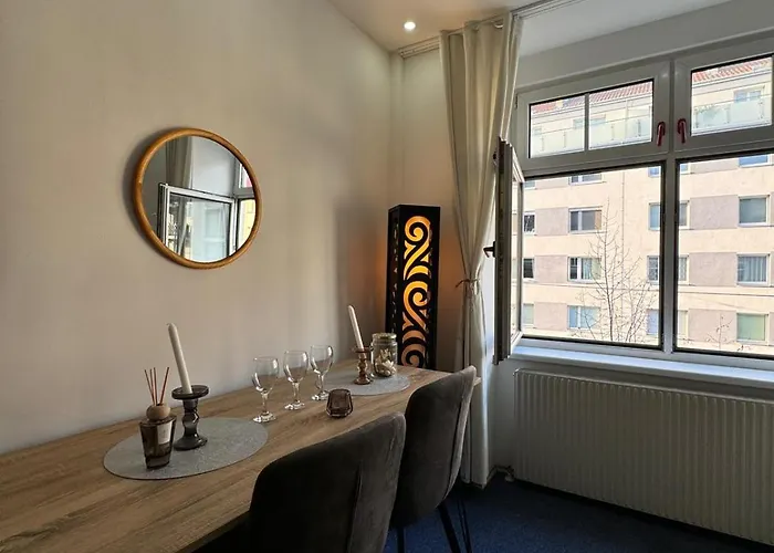 Apartment Private In Spacious 7-bedroom Apartment, Prime Location Vienna
