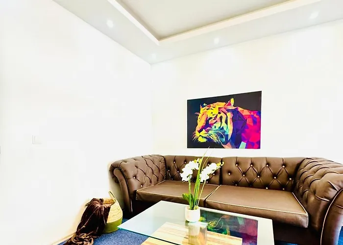 Apartment Private In Spacious 7-bedroom Apartment, Prime Location Vienna
